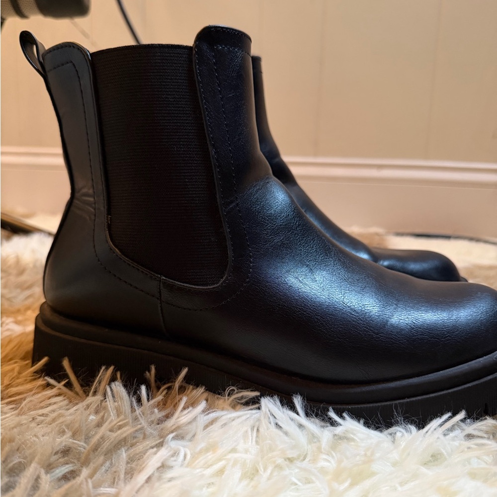 Old Navy Black Rugged Sole Boots